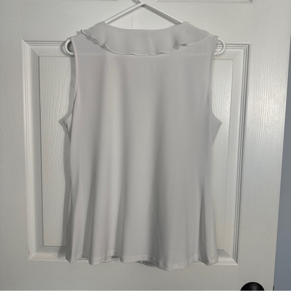 Calvin Klein sz Med. white slvless ruffled v-neck top, feminine, flowy - Picture 10 of 10
